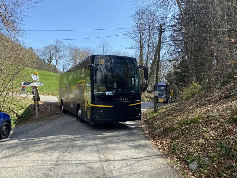 Intervention ASR Dépannage : autocar en virage de montagne (photo 1 sur 4)