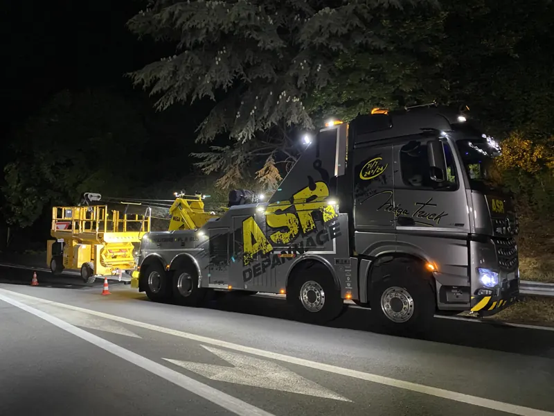 Intervention ASR Dépannage : nacelles élévatrices, de nuit (photo 1 sur 4)