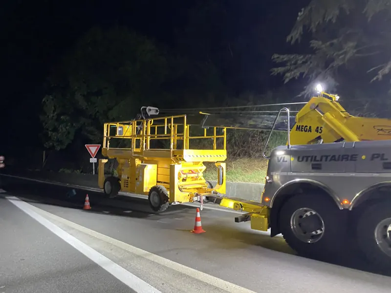 Intervention ASR Dépannage : nacelles élévatrices, de nuit (photo 2 sur 4)